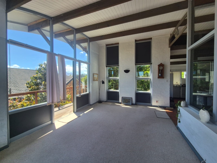 5 Bedroom Property for Sale in Herolds Bay Western Cape